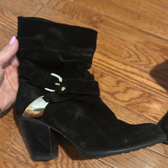 Stuart Weitzman black suede slouch boot with gold hardware - Picture 2 of 8
